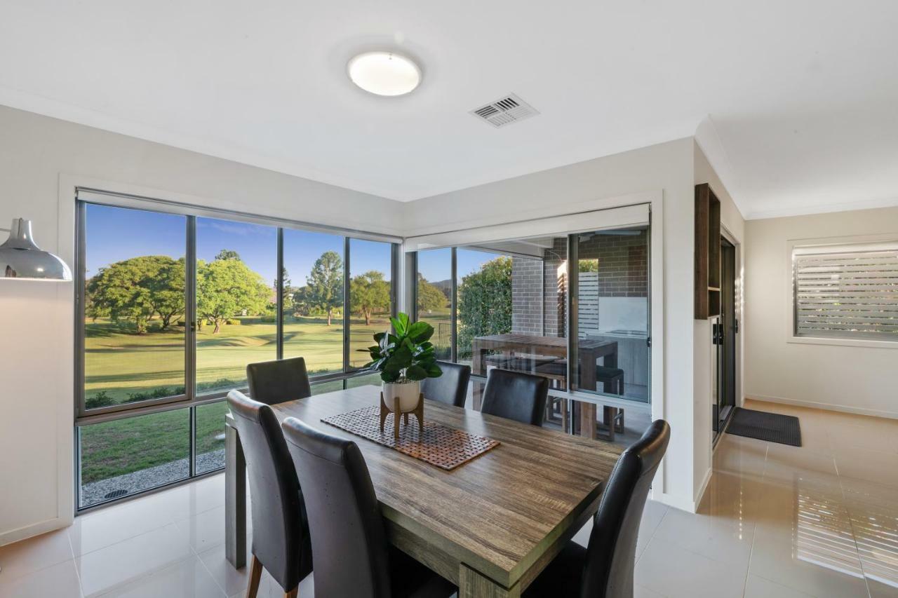 Fairway Village @ Windaroo Lakes Golf Club ภายนอก รูปภาพ