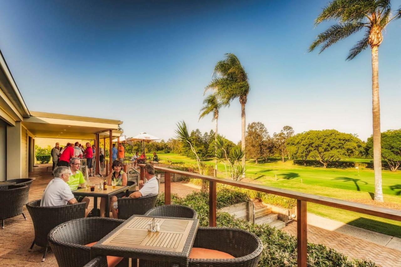 Fairway Village @ Windaroo Lakes Golf Club ภายนอก รูปภาพ